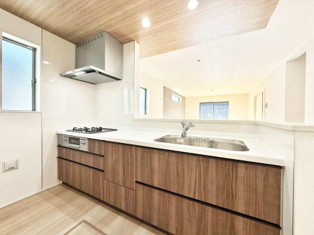 �L�b�`�� ��b���[�܂�ΖʃL�b�`���I�Ƒ��Ƃ̉�b���͂��݂܂�  