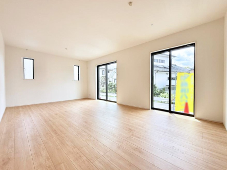 ���r���O ���������났�ƏΊ炪�W�܂�A�S���܂郊�r���O