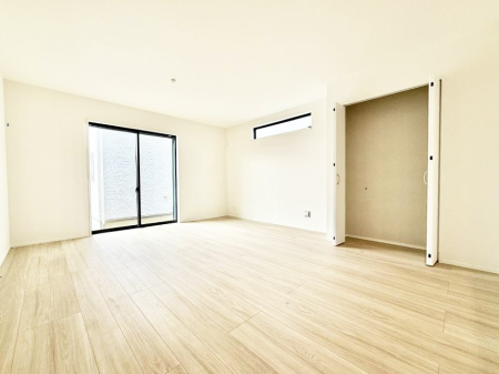 ���r���O ���������S�n�̂����A���z�̃��r���O