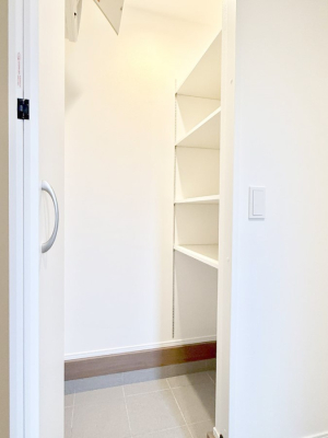 ���[ �������V���[�Y�C���N���[�[�b�g�t�Ȃ̂ŁA�O�Ŏg�������܂Ƃ߂Ď��[�A�������茺�ւ�  