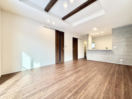 ���r���O ����