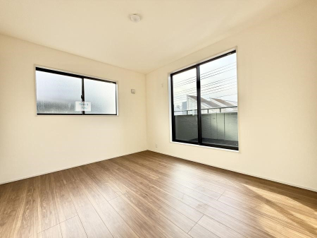 �Q�� ����