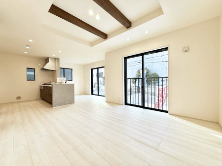 ���r���O ����