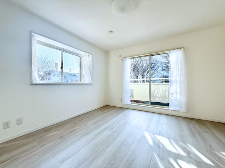 �Q�� ���������̔z�u��ʋC���̗ǂ��݌v�ŕ����̋�C�������炸�A��ɐV�N�ȋ�C������܂�