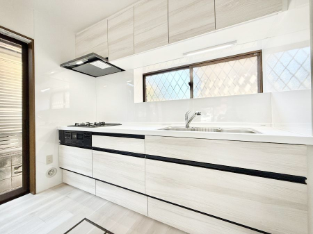 �L�b�`�� �����������������Ԃ����܂��A�Ί炠�ӂ��L�b�`��