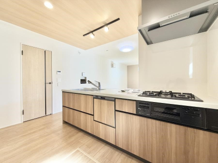 �L�b�`�� ��b���[�܂�ΖʃL�b�`���I�Ƒ��Ƃ̉�b���͂��݂܂�  