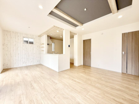 ���r���O ���������S�n�̂����A���z�̃��r���O