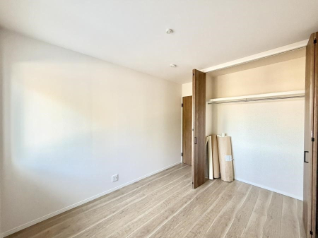 �q������ �������v���C�x�[�g��ԂƂ��ĐÂ��ŗ�������������񋟂��Ă���܂�