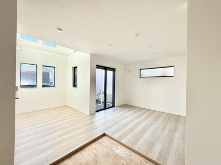 ���r���O ���������S�n�̂����A���z�̃��r���O