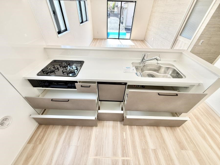 �L�b�`�� �����������������Ԃ����܂��A�Ί炠�ӂ��L�b�`��