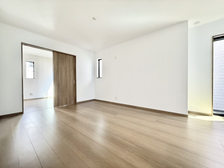 ���r���O ���������S�n�̂����A���z�̃��r���O