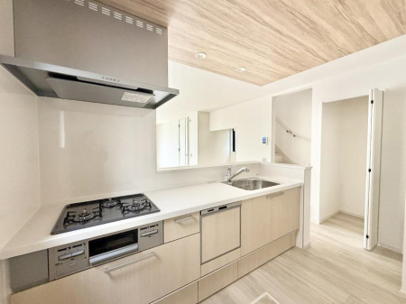 �L�b�`�� �������J�E���^�[�L�b�`���Ȃ̂ł����������Ȃ�����Ƒ��Ƃ̉�b���͂��݂܂�