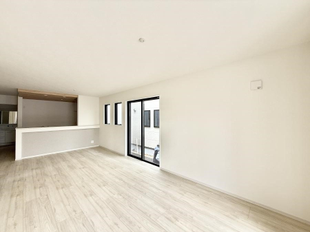 ���r���O ���������S�n�̂����A���z�̃��r���O