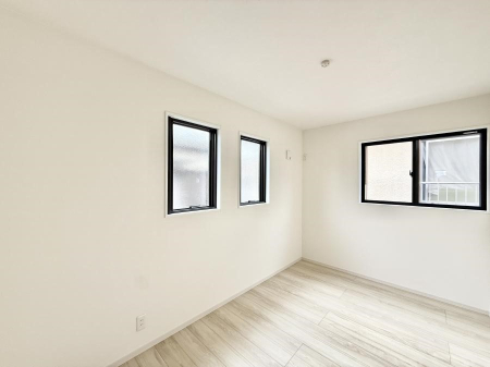 �q������ ������2�ʍ̌��Ŗ��邢�����I  