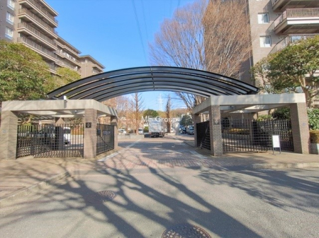 �G���g�����X �O�ρ��������̂���G���g�����X�͉��K�Ȗ����̎n�܂�����o���܂�