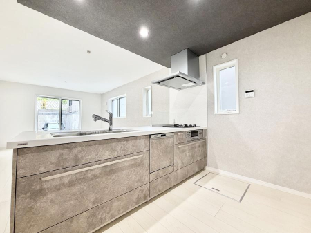 �L�b�`�� 2����  ����b���[�܂�ΖʃL�b�`���I�Ƒ��Ƃ̉�b���͂��݂܂�  
