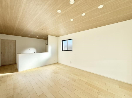 ���r���O �������������ꂽ�C���e���A���f����A�X�^�C���b�V���ȋ��