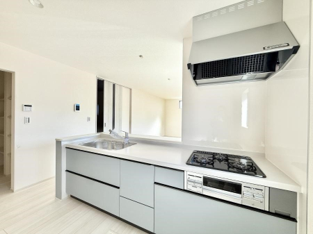 �L�b�`�� ���������y���݂ƐH�ׂ�K����͂���L�b�`��