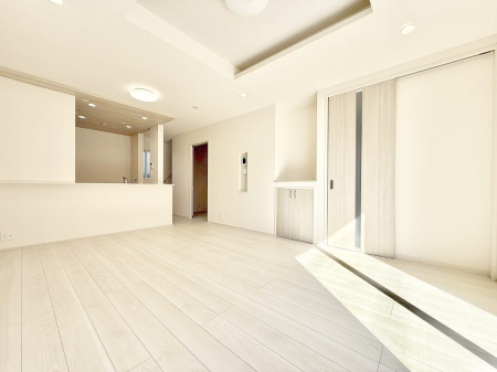 ���r���O ���������R�Ɖ�b�����܂��A�S�n�悢�ЂƂƂ�