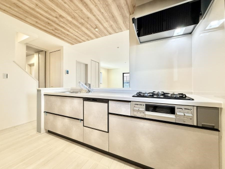 �L�b�`�� �����������������Ɗy�����Ȃ�A���K�ȃL�b�`�����