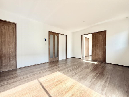 ���r���O ���������̊Ԃɂ��Ƒ����W�܂����Ⴄ����ȃ��r���O�����ł����