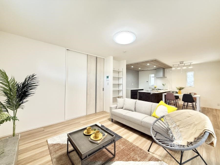 ���r���O ���������S�n�̂����A���z�̃��r���O