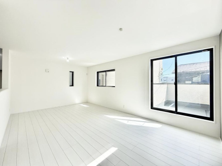 ���r���O ���������S�n�̂����A���z�̃��r���O