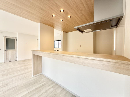 ���r���O ���������R�Ɖ�b�����܂��A�S�n�悢�ЂƂƂ�