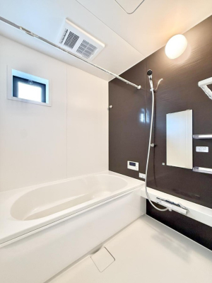 ���� �����������F�����̕ǖʁA������芰����o�X���[��