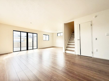 ���̑����� �傫�ȑ�����������薾�邢��Ԃł��������������܂�  