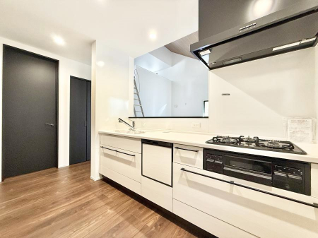 �L�b�`�� �����������������Ԃ����܂��A�Ί炠�ӂ��L�b�`��