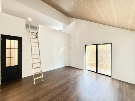 ���r���O ���������났�ƏΊ炪�W�܂�A�S���܂郊�r���O