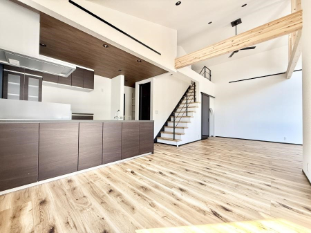 ���̑����� �������Ƌ��u���Ă��������߂�����L���̃��r���O  