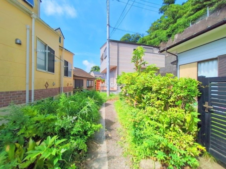 ���n�O�ώʐ^ �O�ʓ��H�L�X  