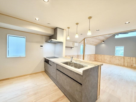 �L�b�`�� ���邳�ƊJ���������Ղ�ȃL�b�`���I  