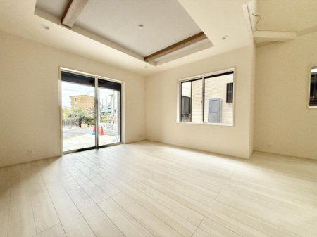 ���r���O �������������ꂽ�C���e���A���f����A�X�^�C���b�V���ȋ��