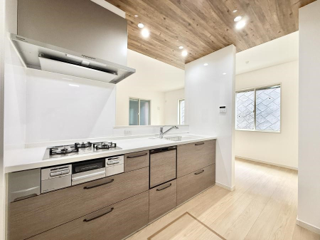 �L�b�`�� ��b���[�܂�ΖʃL�b�`���I�Ƒ��Ƃ̉�b���͂��݂܂�  