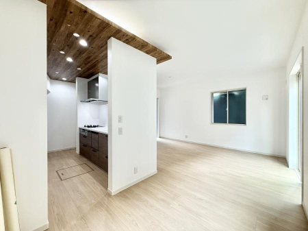 ���̑����� �C���e���A���l����̂��y���݂ȍL�����r���O�ł��I  