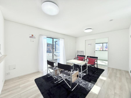 ���̑����� �������z�������˂����ޖ��邢LDK�͉Ƒ��ł̂�т芰���܂���  