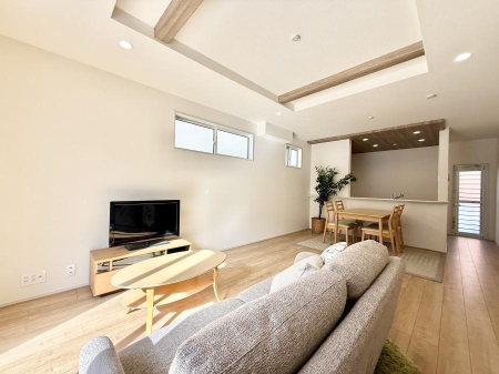 ���r���O ���������R�Ɖ�b�����܂��A�S�n�悢�ЂƂƂ�