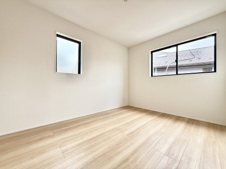 �q������ ������2�ʍ̌��Ŗ��邢�����I  