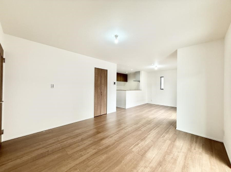 ���r���O ���������S�n�̂����A���z�̃��r���O