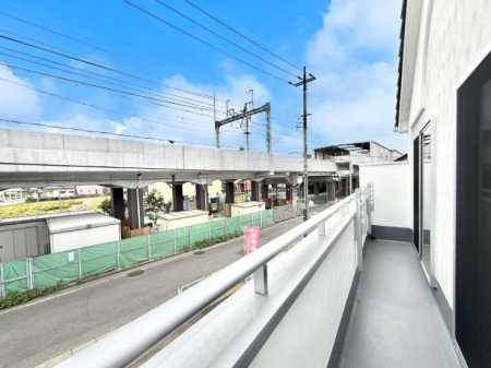 �o���R�j�[ ������ �G�߂̈ڂ낢����������J���I�ȋ�Ԃł�