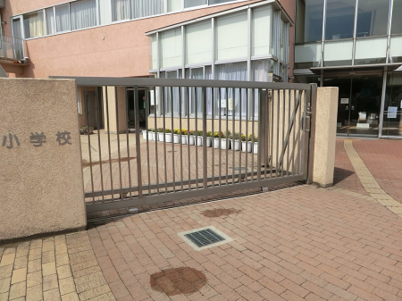 ���ӊ� ���w�Z 160m ���z�s�����a���w�Z