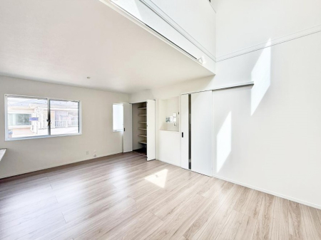 ���r���O ���������났�ƏΊ炪�W�܂�A�S���܂郊�r���O