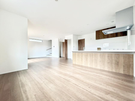 ���r���O ���̊Ԃɂ��Ƒ����W�܂����Ⴄ����ȃ��r���O�����ł����