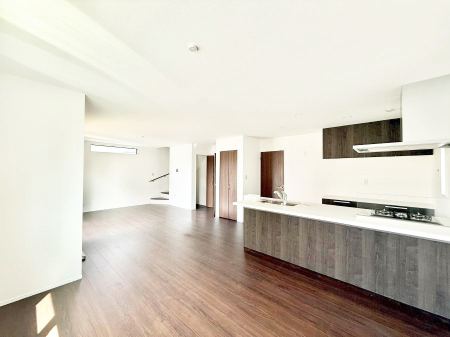 ���̑����� �������Ƒ��̏Ί炪���ӂ��A���났�̋��