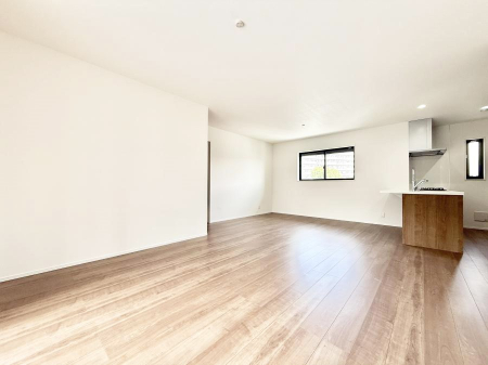 ���r���O ���̊Ԃɂ��Ƒ����W�܂����Ⴄ����ȃ��r���O�����ł����  