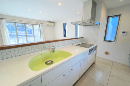 �L�b�`�� ��������b���[�܂�ΖʃL�b�`���I�Ƒ��Ƃ̉�b���͂��݂܂��I�i�ꕔ�Ƌ�Ȃǂ�CG�ɂď����j  