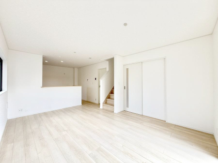 ���r���O ���������S�n�̂����A���z�̃��r���O